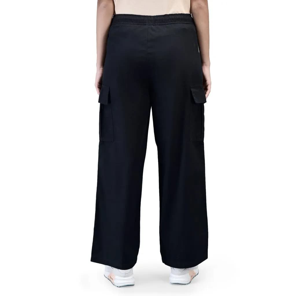 Black Straight-fit Cargo pants for women 7